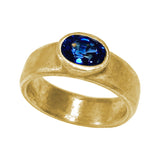 Oval Blue Sapphire in 18k Yellow Gold